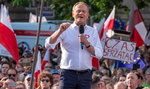"Prezes ma pełne gacie". Tak Donald Tusk wyśmiał Jarosława Kaczyńskiego na wiecu w Poznaniu