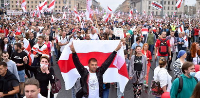 Protesty na Białorusi. Na ulicach pokojowe tłumy, ale też milicja i OMON