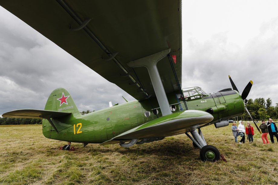 Samolot Antonow An-2 podczas konkursu samolotów historycznych na Mistrzostwach Rosji Pierwszego Samolotu. 2017 r. 