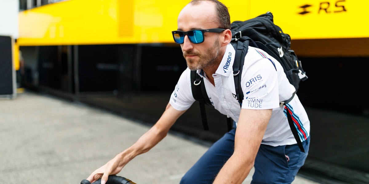 Robert Kubica auf einem Fahrrad Grosser Preis von Deutschland 2018 Motorsport Formel 1 22 07 201