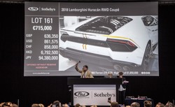 Papież Franciszek sprzedał Lamborghini. Cena? Ponad trzy razy większa niż za Maybacha