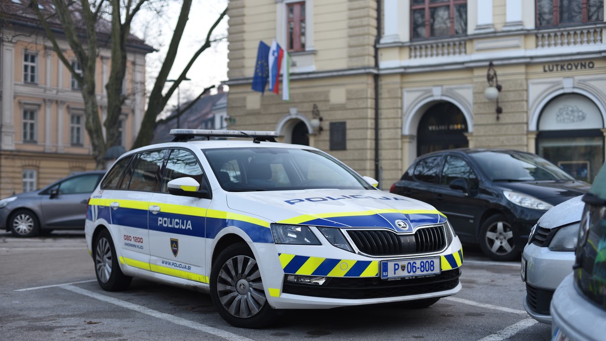 Policija