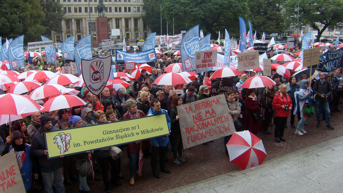 Katowice: protest nauczycieli przeciwko likwidacji gimnazjów 