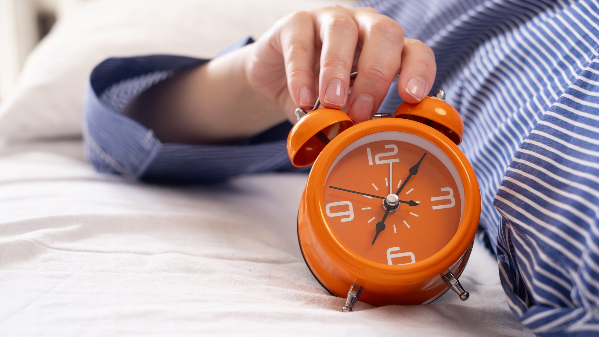 Odkladanie vstávania nie je prospešné pre telo. (ilustračné foto)