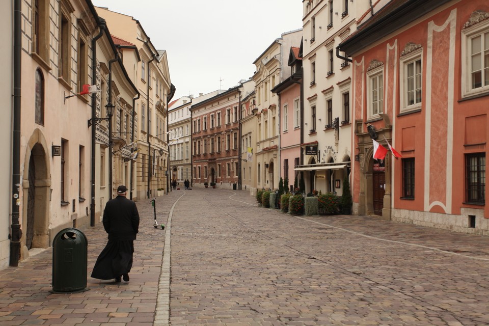 Kraków w czerwonej strefie. Niedzielny poranek