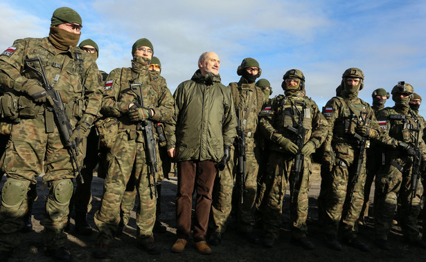 Macierewicz szykuje biznes na wojnę