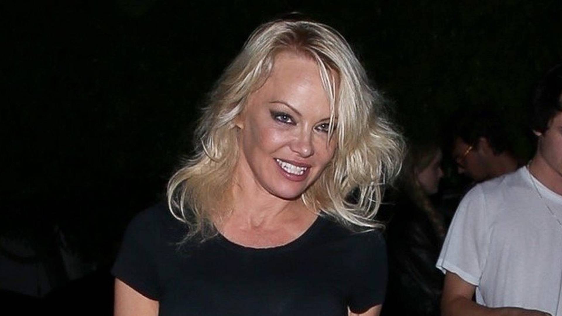 Pamela Anderson na večeri sa sinovima je prizor koji nismo ni sanjali