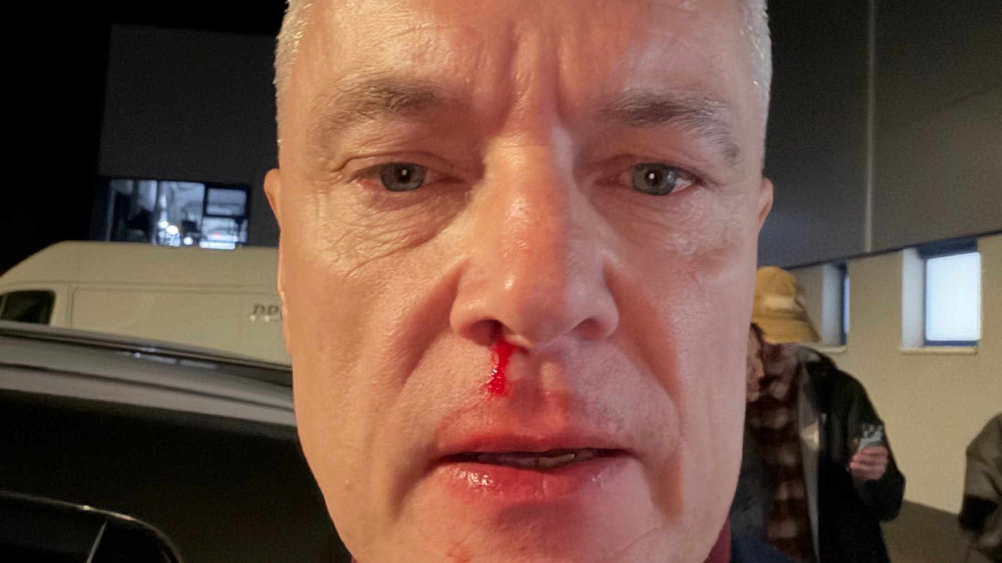 Ján Ferenčák tvrdí, že útok sa stal v sobotu o 22:40, o 22:52 ho nahlásil štátnej polícii a 22:56 urobil túto fotografiu