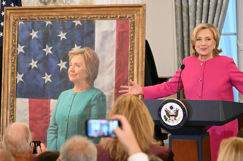 Hillary Clinton na ceremonii odsłonięcia jej portretu w Departamencie Stanu USA, 26 września 2023 r.