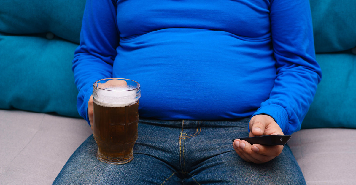 Zła wiadomość dla osób z nadwagą. Dlaczego alkohol szkodzi im bardziej