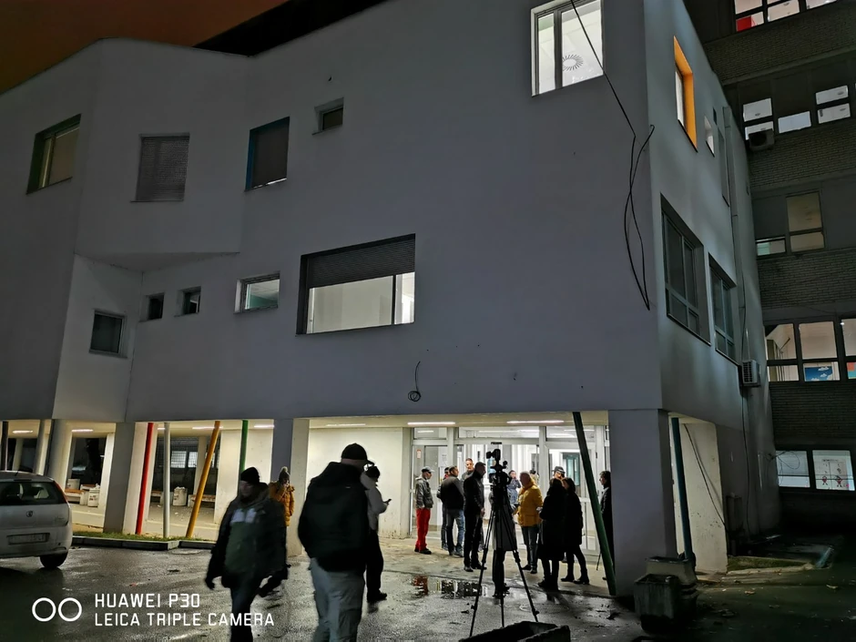 Monika se nalazi u bolnici, roditelji su sa njom