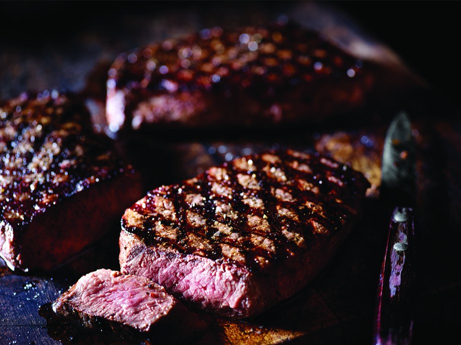 A new image of Applebee's steak on the cutting board