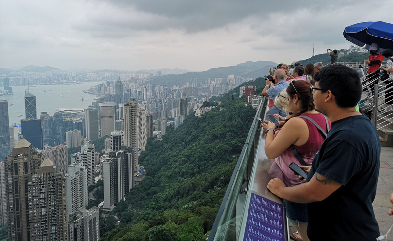 Widok na Hongkong z punktu widokowego na szczycie Wiktorii