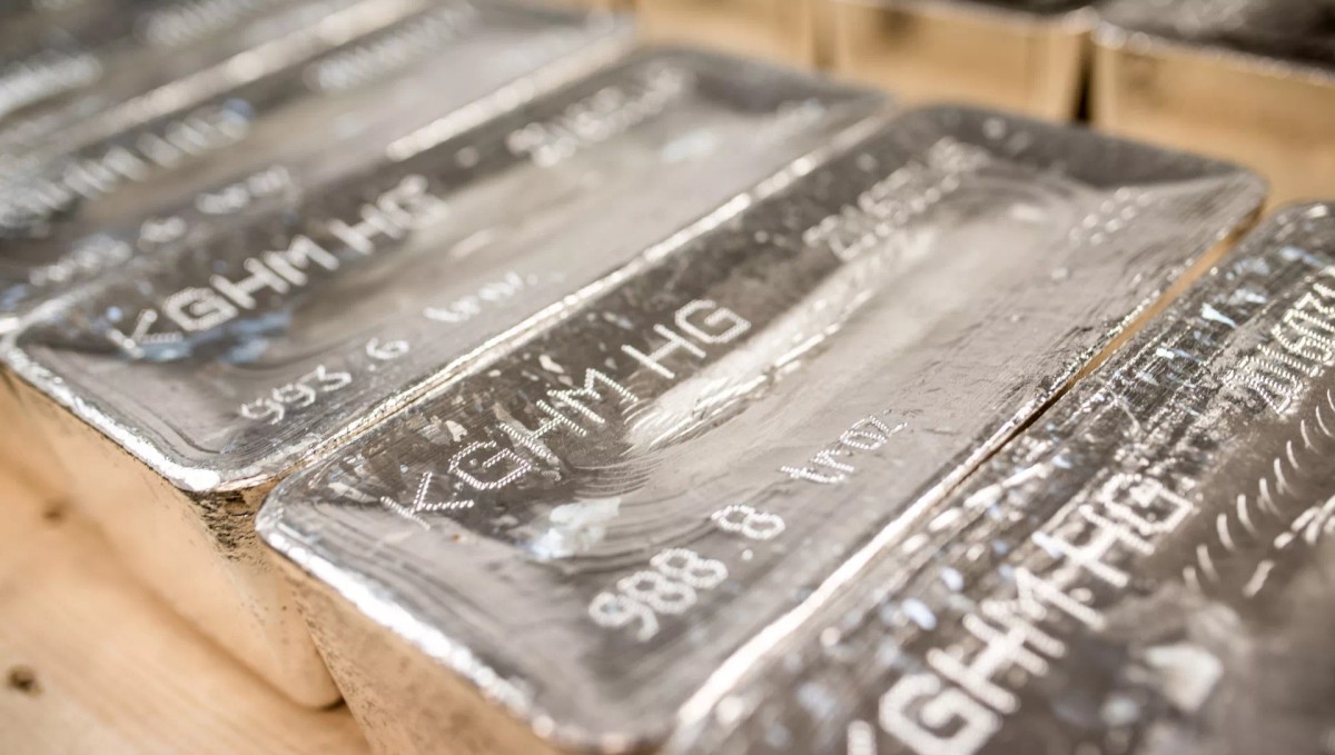 Wzrost kursu srebra mnoży zyski polskiego producenta. Drugi wynik na świecie, wydobycie jednak w dół