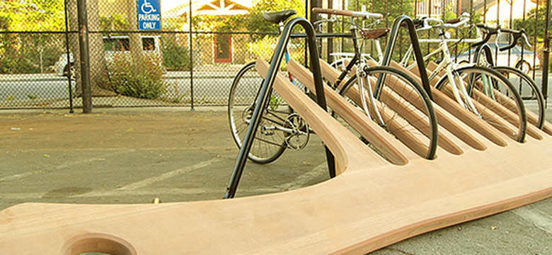 "Wyczesany" stojak na rowery