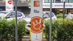 Infrastruktura dla pojazdów elektrycznych zaczyna nadrabiać zaległości