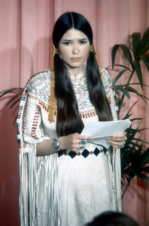 Sacheen Littlefeather odczytuje pełne przemówienie Marlona Brando