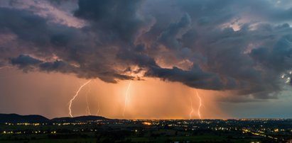 Nadchodzi pogodowy armagedon: wichury, burze i grad. IMGW wydało ostrzeżenia I i II stopnia 