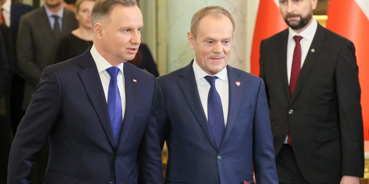 Prezydent Andrzej Duda i premier Donald Tusk udali się oddzielnymi samolotami na wspólne rozmowy z prezydentem USA Joem Bidenem