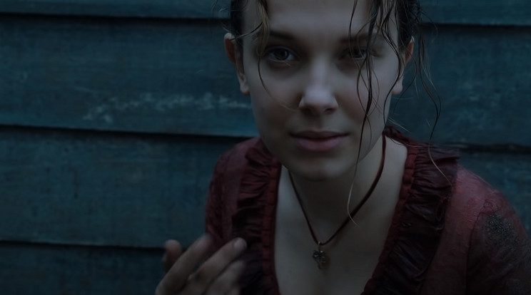 Enola Holmes (Millie Bobby Brown) az anyját és a szerelmet keresi egyszerre / Fotó: Netflix