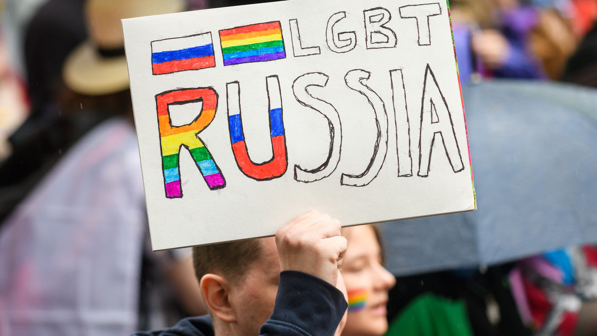 Byli w ośrodkach "leczących" z homoseksualizmu. Dramatyczne relacje Rosjan