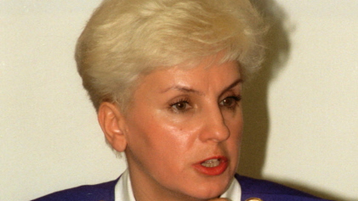 Barbara Blida - była posłanka i minister gospodarki przestrzennej i budownictwa w rządzie SLD, prawdopodobnie postrzeliła się śmiertelnie w klatkę piersiową 25 kwietnia 2007 podczas zatrzymania i przeszukania jej domu w Siemianowicach Śląskich przez funkcjonariuszy Agencji Bezpieczeństwa Wewnętrznego.