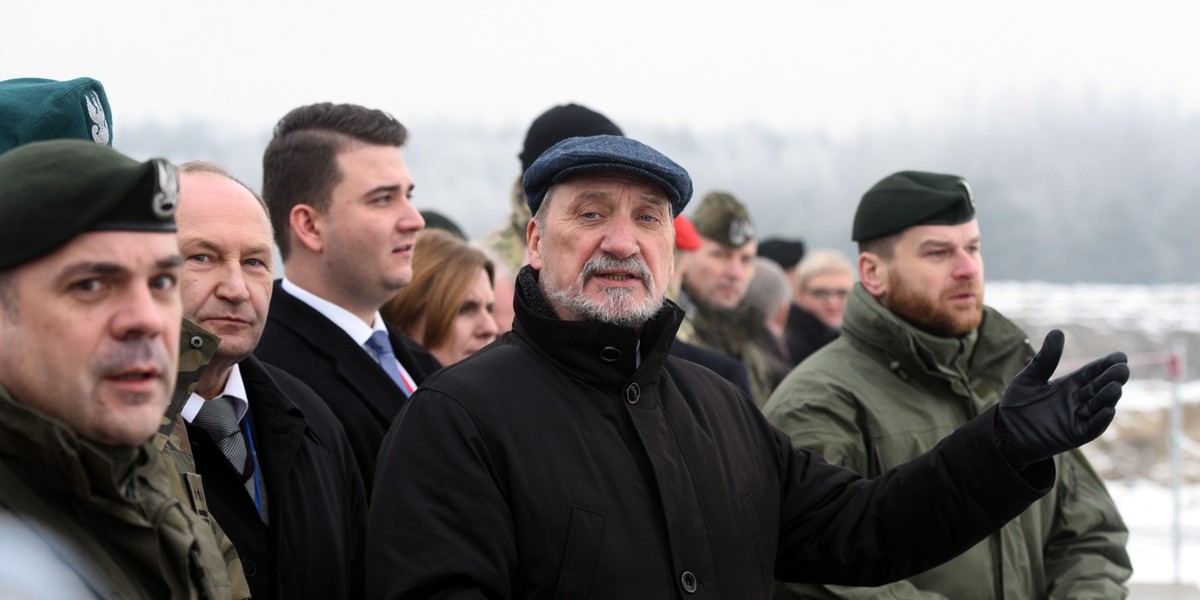 Macierewicz obiecywał drony dla wojska. Przetarg anulowano