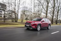 Toyota RAV4 2.5 Hybrid  – sprawdziliśmy ile jest warta i czy opłaca się ją kupić