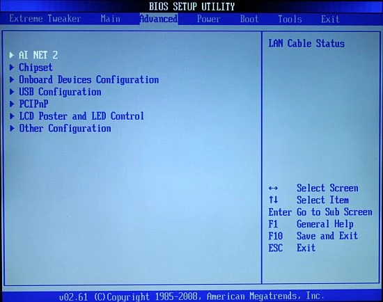 W zakładce Advanced mamy dostęp do opcji konfiguracyjnych chipsetu, AI NET 2, portów USB oraz wyświetlacza LCD Poster