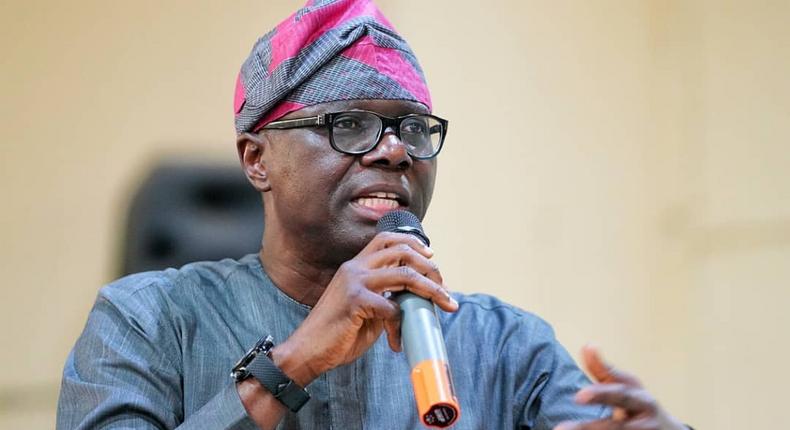 Sanwo-Olu vows to get rid of the trailers that are responsible for the gridlock in Apapa. (Saharareporters)