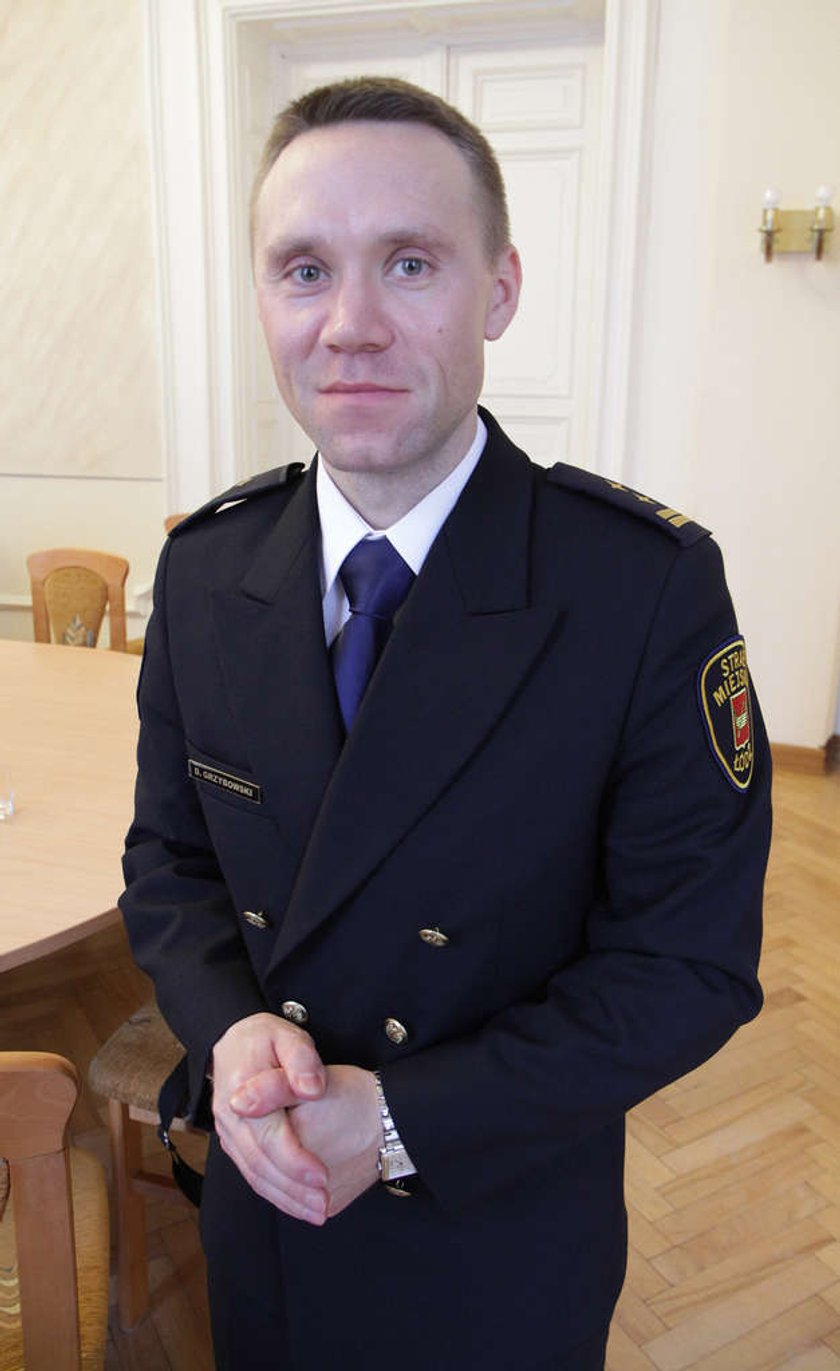 DARIUSZ GRZYBOWSKI