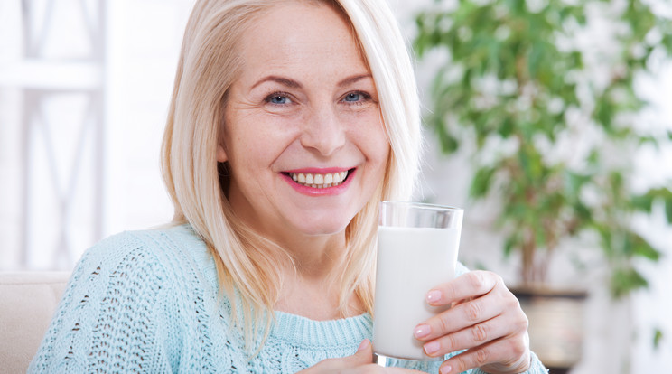 Például a kálciumban gazdag tej is kitűrő menopauza idején / Fotó: Shutterstock