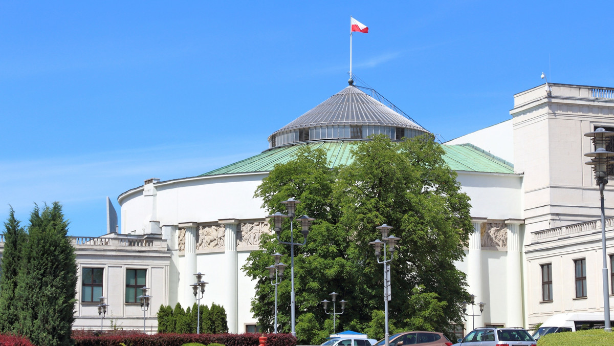 Sala Kolumnowa, Korytarz Marszałkowski, stanowiska pracy dziennikarzy w Sejmie oraz Sala Posiedzeń Senatu - m.in. te miejsca będą mogli zobaczyć zwiedzający, którzy wezmą udział w dniu otwartym w Sejmie i Senacie z okazji Narodowego Święta Niepodległości.