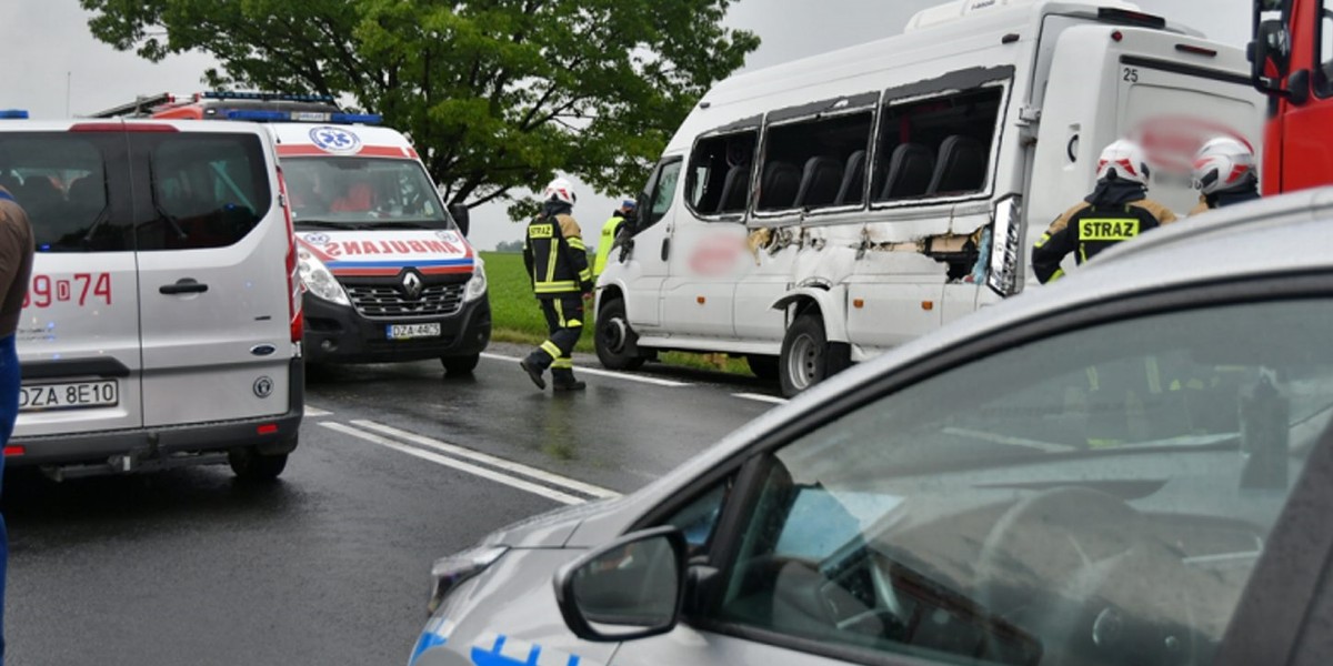 Groźny wypadek na DK8. 9 dzieci rannych.