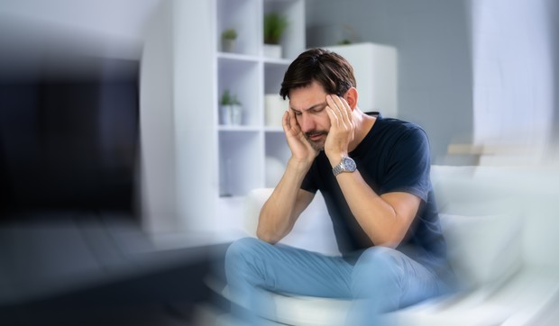 Usled vrtoglavice, oseća se potreba da se sedne, pre nego što se padne 