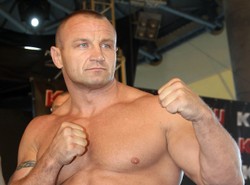 Szybkie nokauty "Pudziana" i Chalidowa. Rywale padali jak muchy