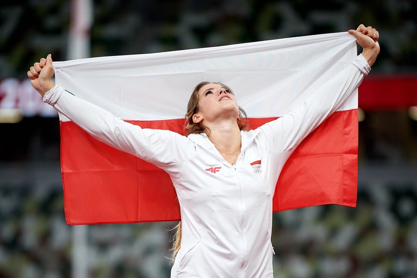 Maria Andrejczyk: Medal przeznaczę na licytację. Nie ma bowiem nic ważniejszego niż ludzkie życie