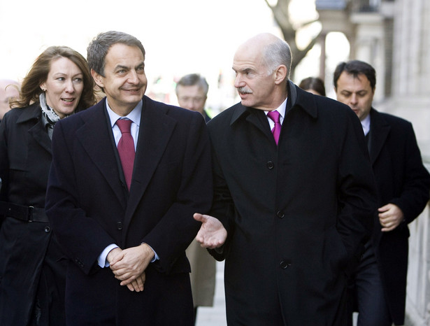 Jeszcze premier Hiszpanii Jose Luis Rodriguez Zapatero (z lewej) i już były premier Grecji George Papandreou