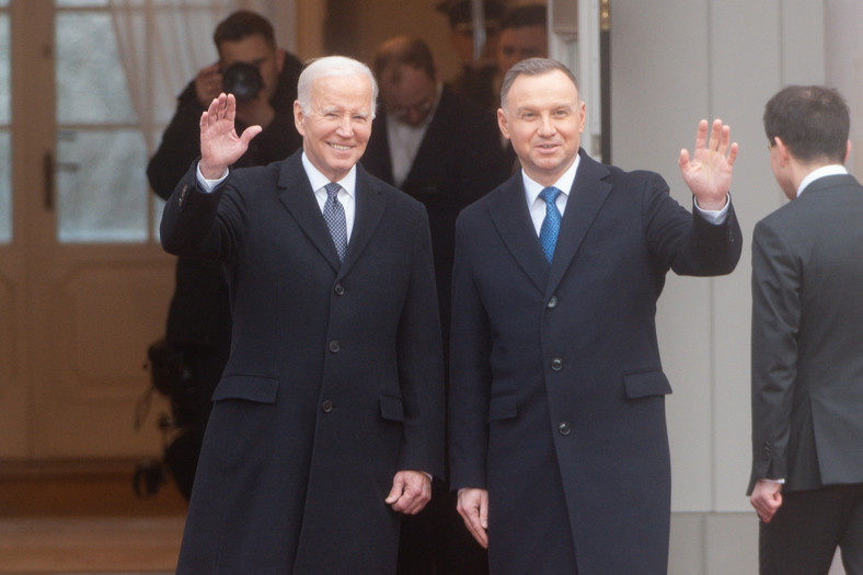 Andrzej Duda i Joe Biden przed Pałacem Prezydenckim