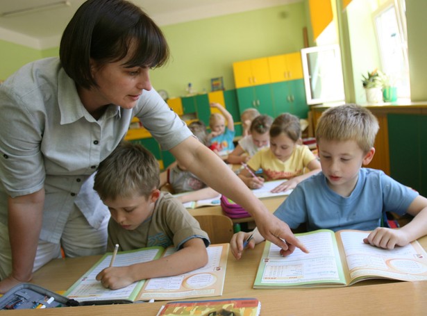 Pensje nauczycieli co rok będą rosnąć