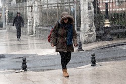 Pogoda będzie psuć się z godziny na godzinę. Już nie tylko śnieg i deszcz. Są alerty IMGW