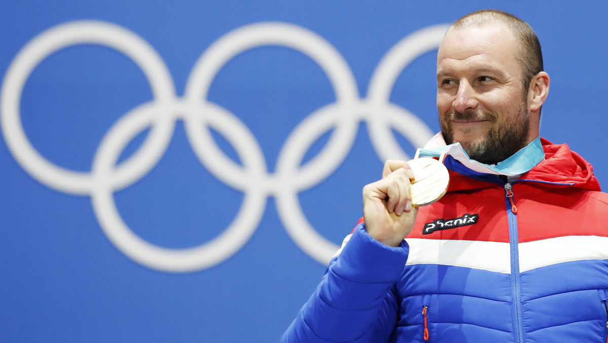 Aksel Lund Svindal, mistrz olimpijski z Pjongczangu w zjeździe, kupił willę w Oslo za 3,8 miliona euro. Narciarz alpejski, należący do najlepiej zarabiających na sporcie Norwegów, pieniądze na zakup tej nieruchomości zarobił... na giełdzie.