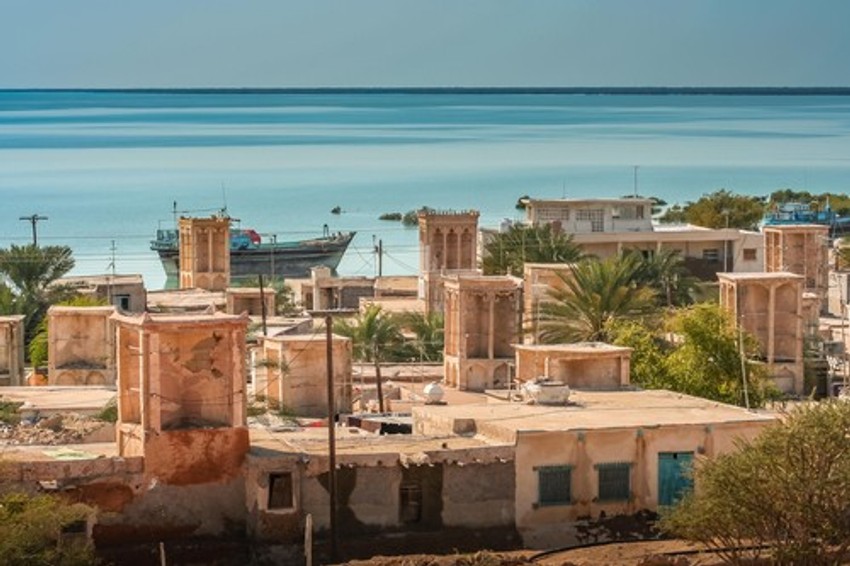 Selo kod Ormuskog moreuza