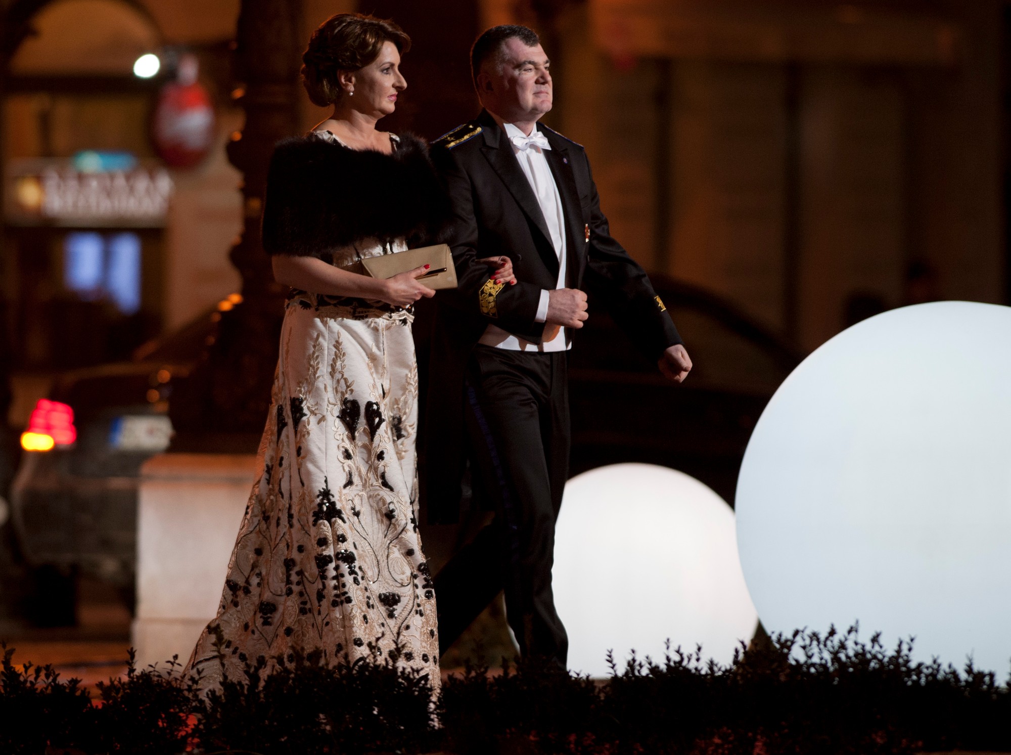 Alexander Nejedlý a Danica Nejedlá počas príchodu na Plesu v opere (2017)