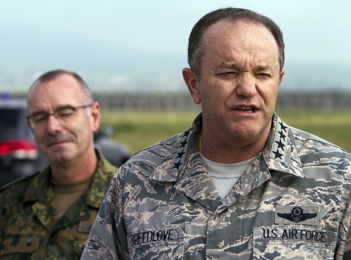 Generał Philip Breedlove (z prawej)