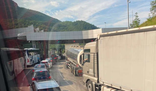 Gužve na granici između Srbije i Crne Gore