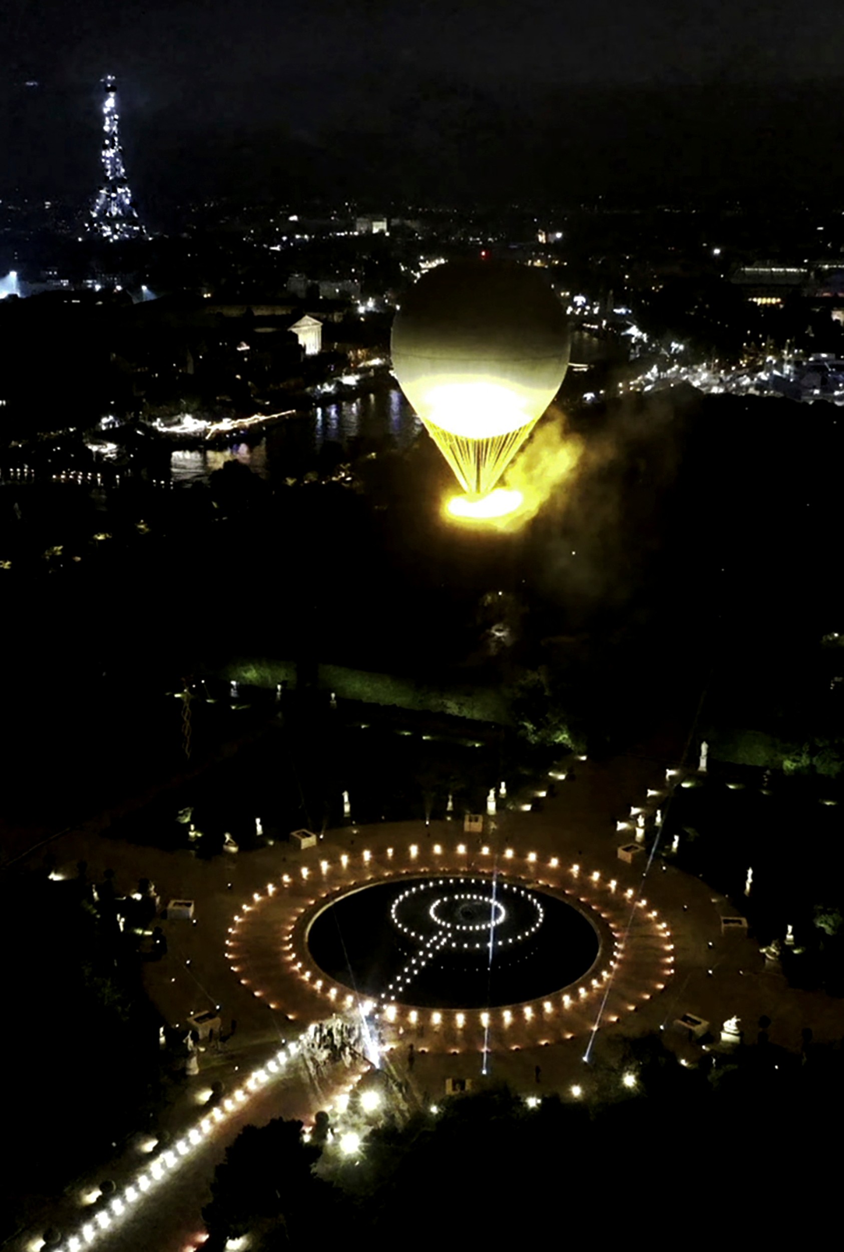 Otvárací ceremoniál letných olympijských hier v Paríži.