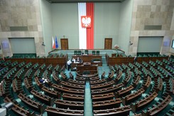 PiS zwiększa przewagę nad PO. Kto jeszcze znajdzie się w Sejmie? NOWY SONDAŻ