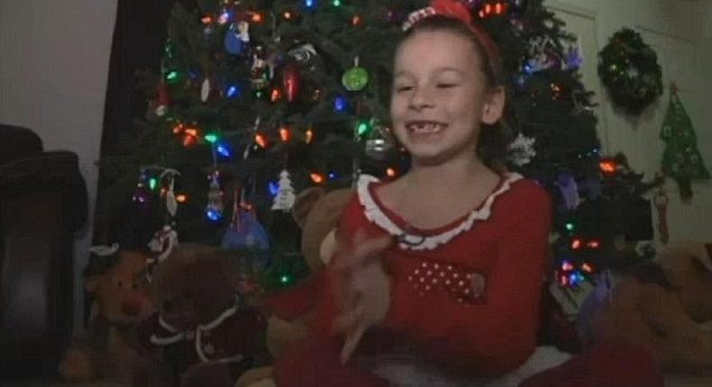 7 year old calls 911 after she felt her elf doll no longer has its Christmas Magic