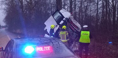 Tragedia pod Pruszczem Gdańskim. Kierowca zginął, próbując uniknąć wypadku